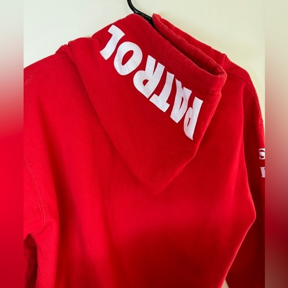 Ski Patrol Aspen Colorado Red White Hoodie Pullover Sweatshirt Spell Out Medium - Picture 10 of 16